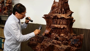 Lịch sử Việt trên điêu khắc gỗ